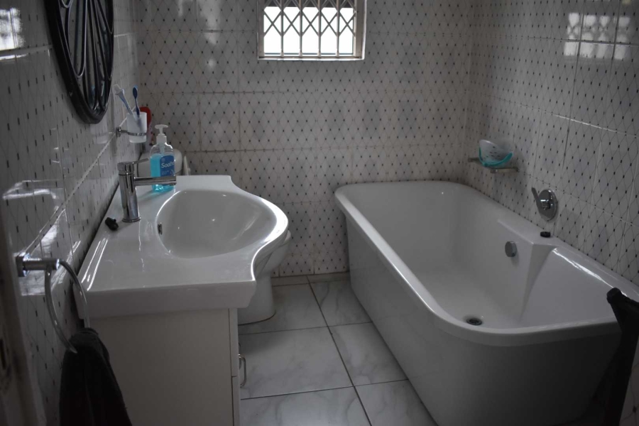 4 Bedroom Property for Sale in Amalinda Eastern Cape
